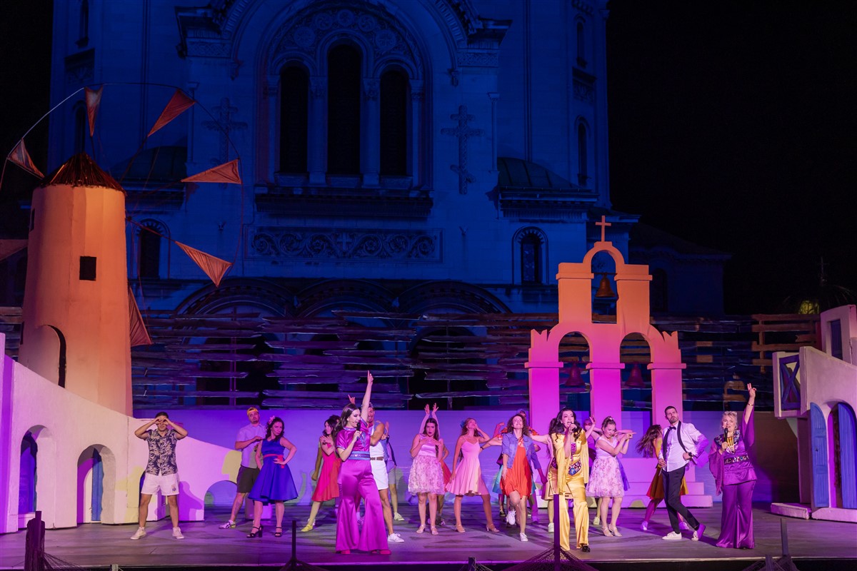 Снимка: MAMMA MIA! - ОПЕРА НА ПЛОЩАДА - пл. "Св.Александър Невски"