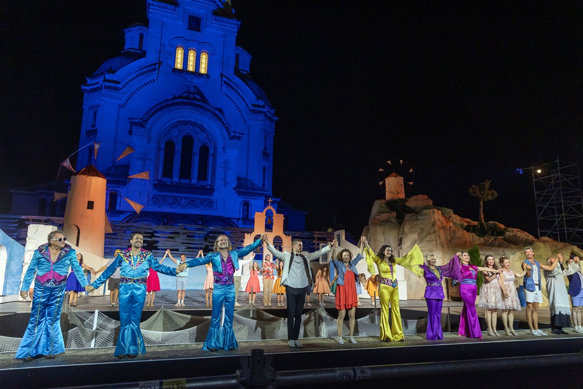Насладете се на финалните поклони на мюзикъла "Mamma Mia!" на 25 юли