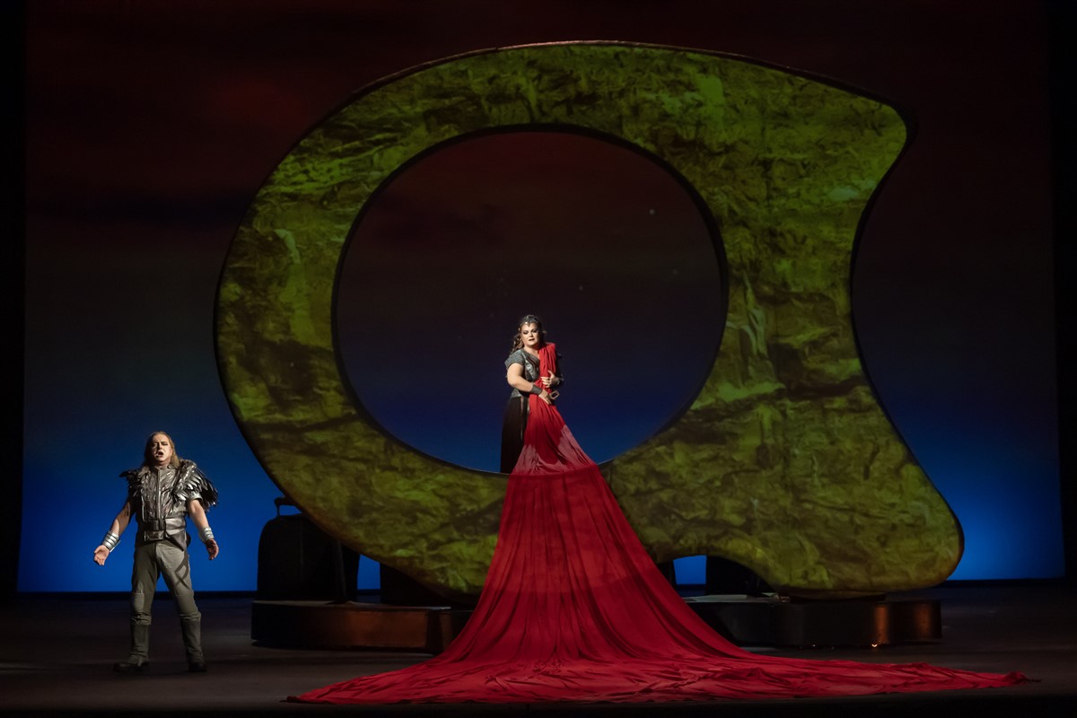 Снимка: ЗАЛЕЗЪТ НА БОГОВЕТЕ / GÖTTERDÄMMERUNG Opera by Richard Wagner
