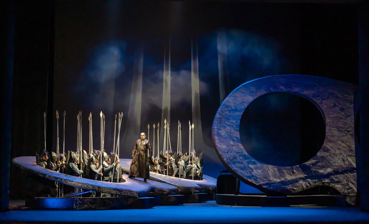 Снимка: ЗАЛЕЗЪТ НА БОГОВЕТЕ / GÖTTERDÄMMERUNG Opera by Richard Wagner