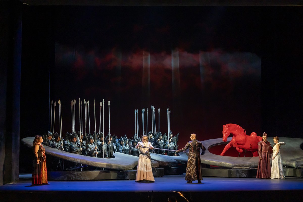 Снимка: ЗАЛЕЗЪТ НА БОГОВЕТЕ / GÖTTERDÄMMERUNG Opera by Richard Wagner
