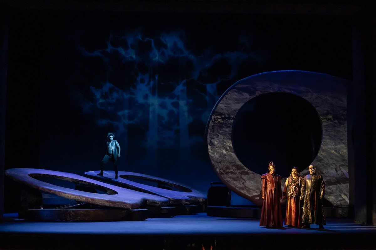 Снимка: ЗАЛЕЗЪТ НА БОГОВЕТЕ / GÖTTERDÄMMERUNG Opera by Richard Wagner