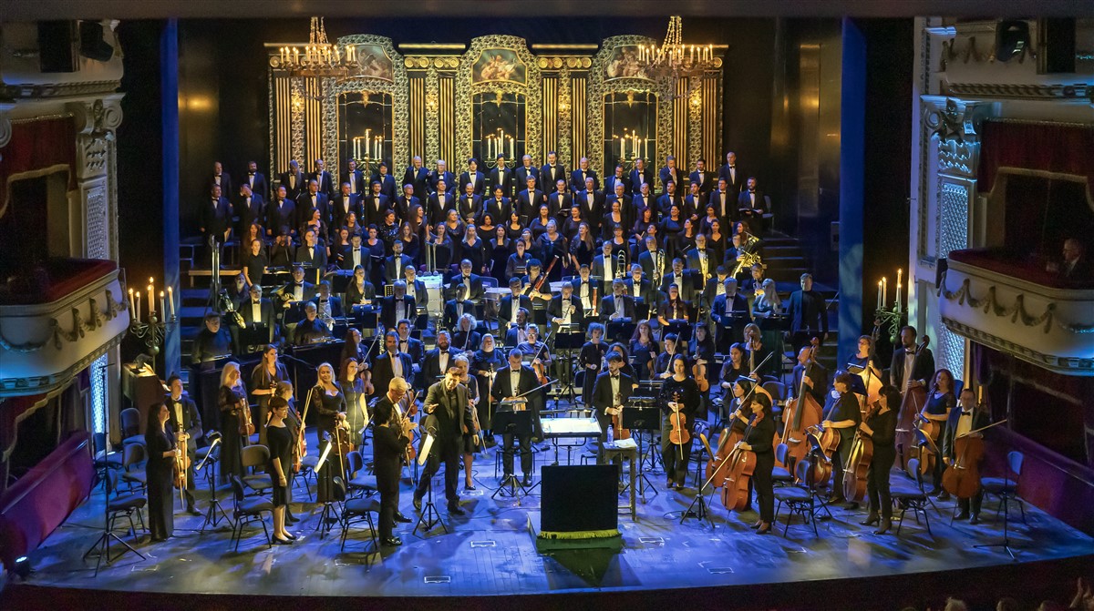Снимка: КАРМИНА БУРАНА / CARMINA BURANA Carl Orff / Conductor Daniel Oren