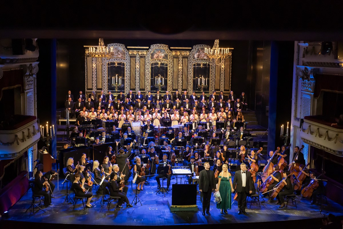 Снимка: КАРМИНА БУРАНА / CARMINA BURANA Carl Orff / Conductor Daniel Oren