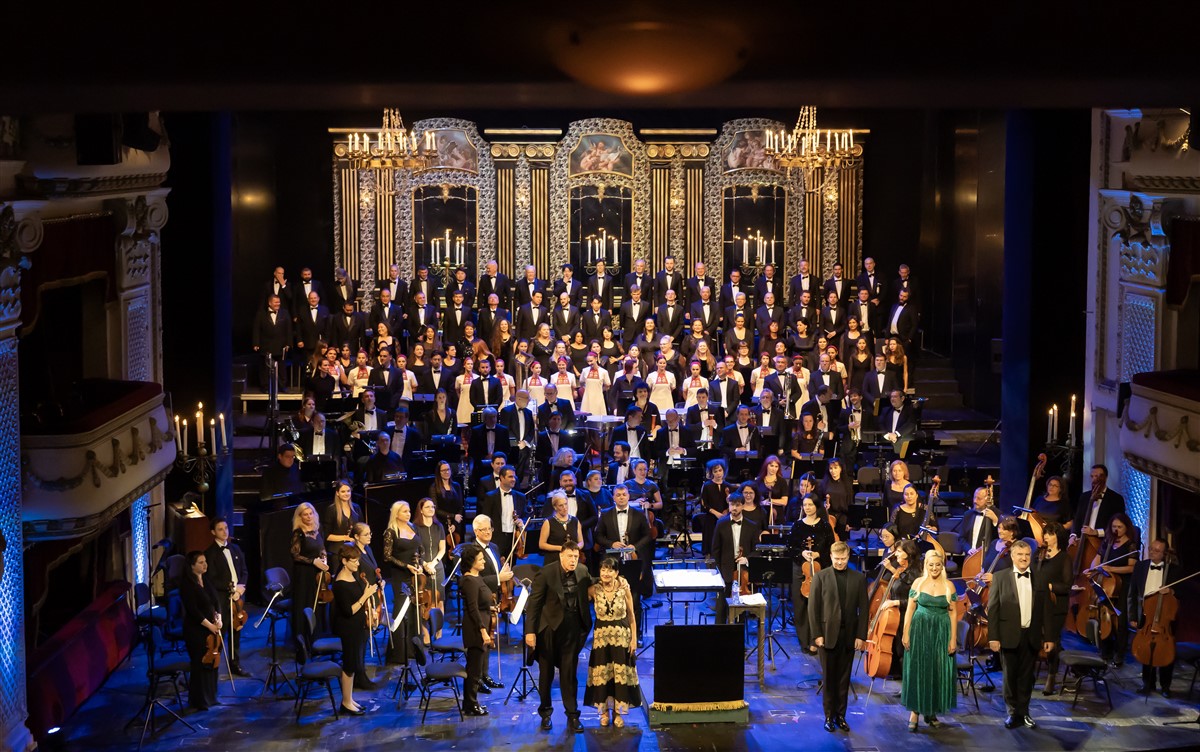 Снимка: КАРМИНА БУРАНА / CARMINA BURANA Carl Orff / Conductor Daniel Oren