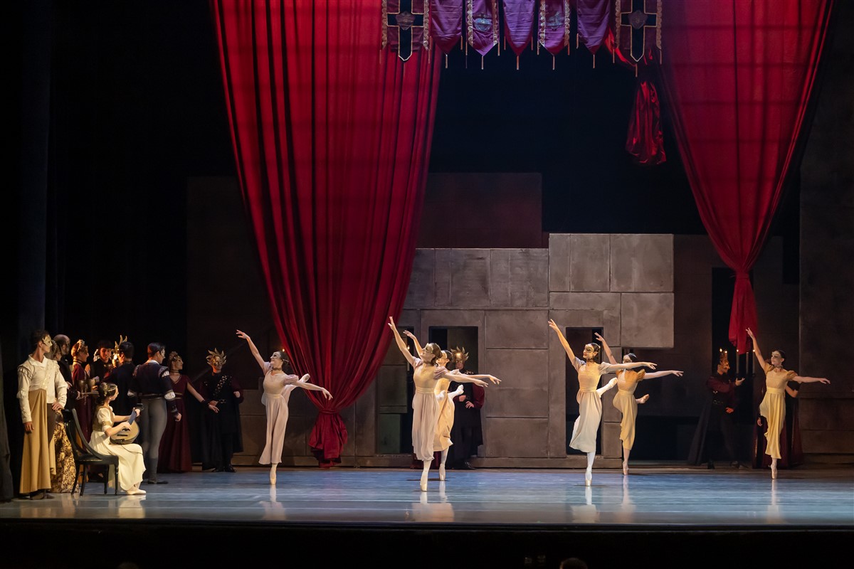Снимка: РОМЕО И ЖУЛИЕТА / ROMЕ́O ET JULIETTE Ballet by Sergei Prokofiev