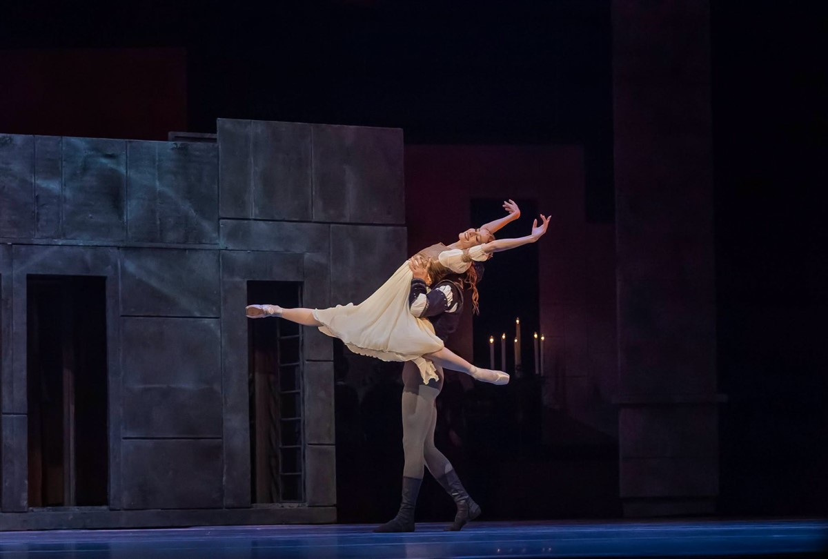 Снимка: РОМЕО И ЖУЛИЕТА / ROMЕ́O ET JULIETTE Ballet by Sergei Prokofiev
