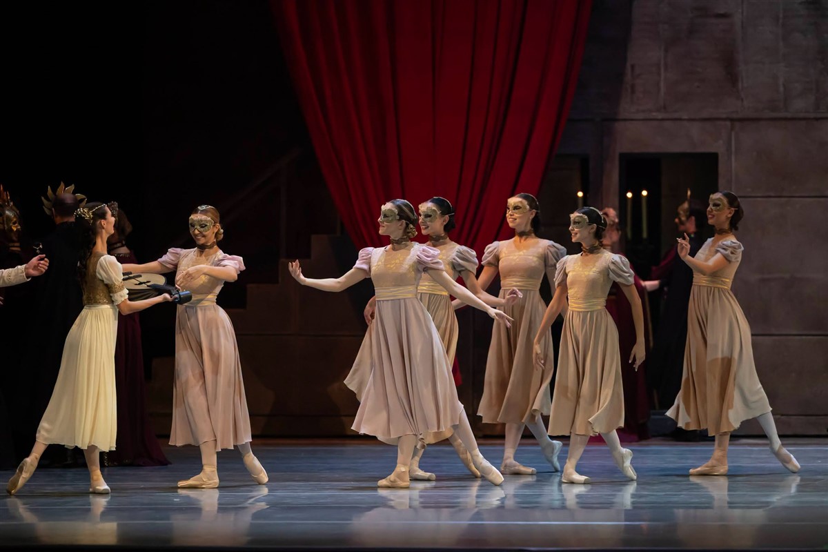 Снимка: РОМЕО И ЖУЛИЕТА / ROMЕ́O ET JULIETTE Ballet by Sergei Prokofiev