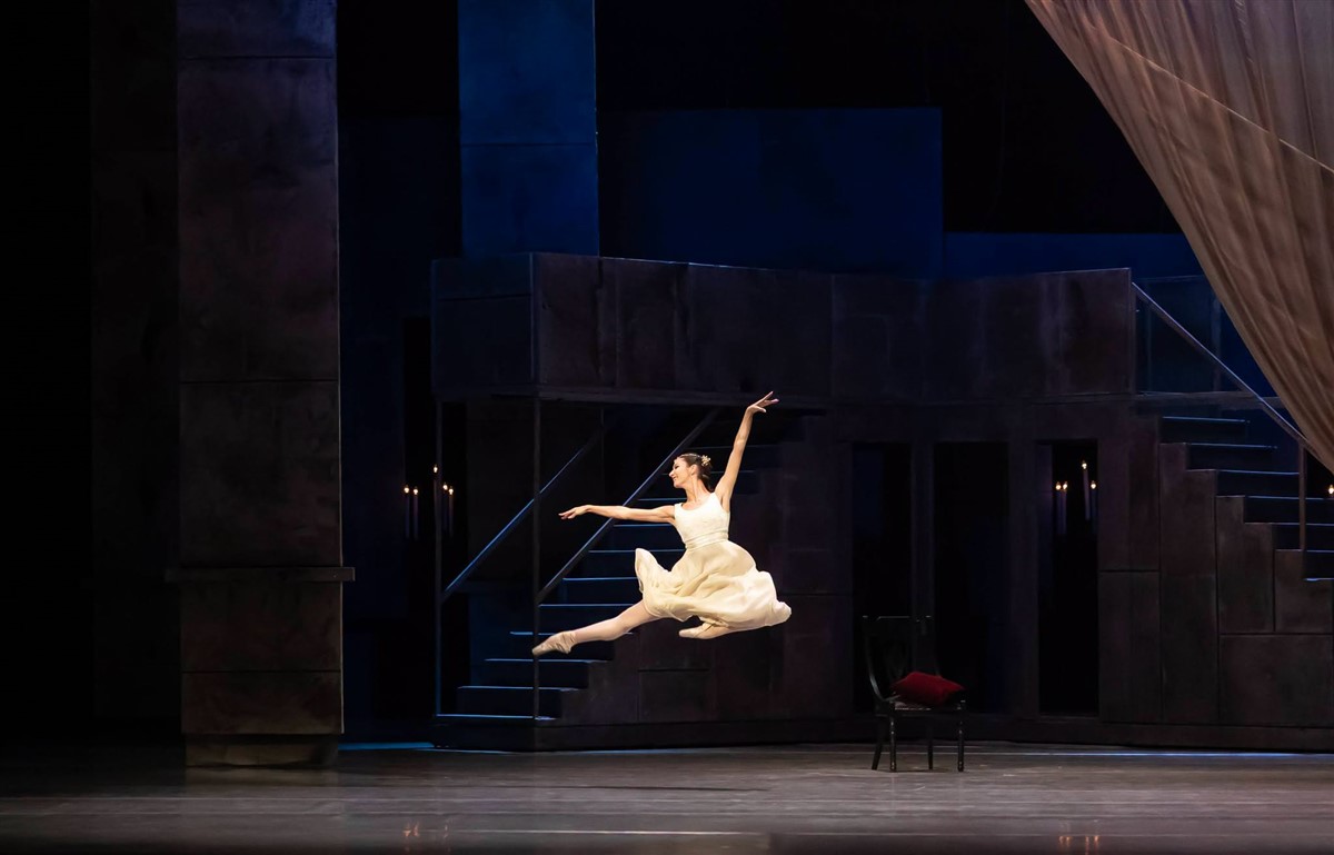Снимка: РОМЕО И ЖУЛИЕТА / ROMЕ́O ET JULIETTE Ballet by Sergei Prokofiev