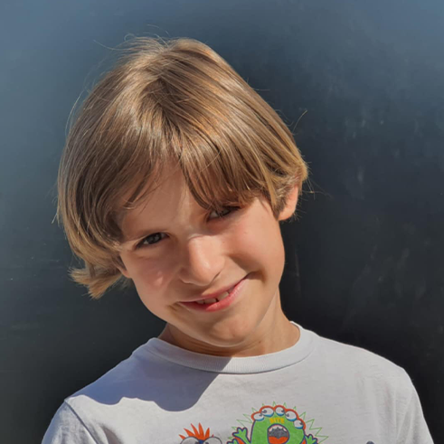 Максим Петков