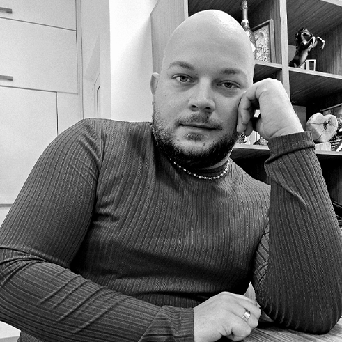 Денис Иванов