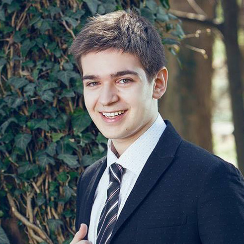 Никола Попов